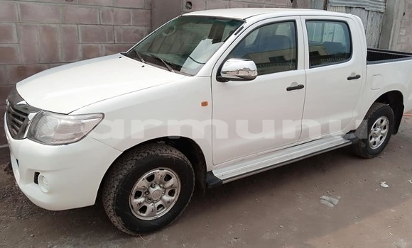 Acheter Occasion Voiture Toyota Hilux Blanc à Brazzaville, Commune de Brazzaville Acheter Occasion Voiture Toyota Hilux Blanc à Brazzaville, Commune de Brazzaville