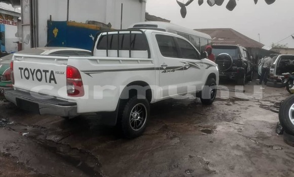 Acheter Occasion Voiture Toyota Hilux Blanc à Brazzaville, Commune de Brazzaville Acheter Occasion Voiture Toyota Hilux Blanc à Brazzaville, Commune de Brazzaville