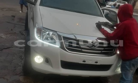 Acheter Occasion Voiture Toyota Hilux Blanc à Brazzaville, Commune de Brazzaville Acheter Occasion Voiture Toyota Hilux Blanc à Brazzaville, Commune de Brazzaville