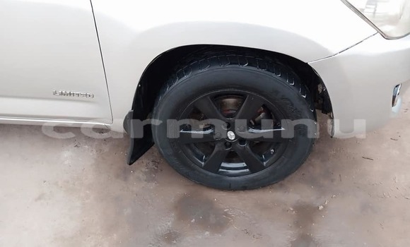 Acheter Occasion Voiture Toyota RAV4 Gris à Brazzaville, Commune de Brazzaville Acheter Occasion Voiture Toyota RAV4 Gris à Brazzaville, Commune de Brazzaville