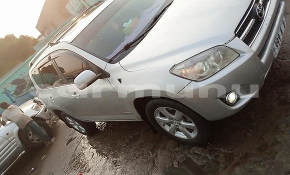 Acheter Occasion Voiture Toyota RAV4 Gris à Brazzaville, Commune de Brazzaville Acheter Occasion Voiture Toyota RAV4 Gris à Brazzaville, Commune de Brazzaville