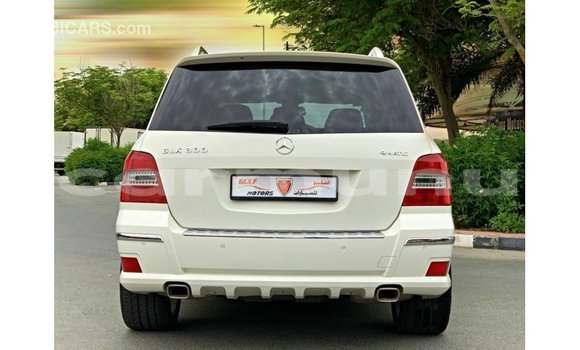 Buy Import Mercedes-Benz 190 White Car in Import - Dubai in Region of Bouenza Buy Import Mercedes-Benz 190 White Car in Import - Dubai in Region of Bouenza