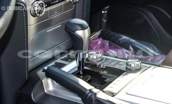 Acheter Import Voiture Toyota Land Cruiser Blanc à Import - Dubai, Région de la Bouenza Acheter Import Voiture Toyota Land Cruiser Blanc à Import - Dubai, Région de la Bouenza