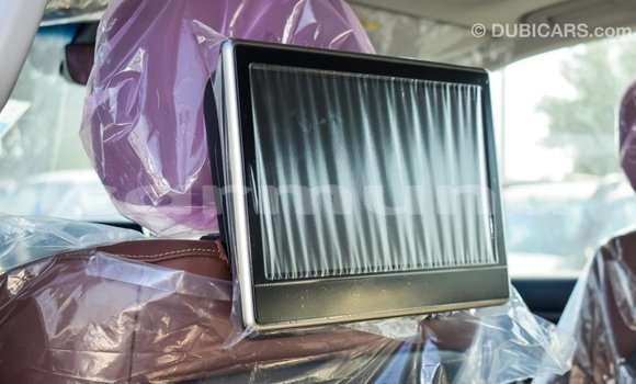 Acheter Import Voiture Toyota Land Cruiser Blanc à Import - Dubai, Région de la Bouenza Acheter Import Voiture Toyota Land Cruiser Blanc à Import - Dubai, Région de la Bouenza