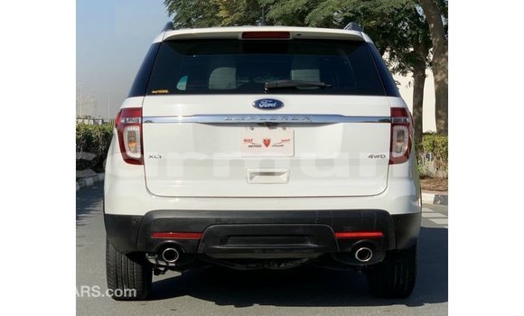 Acheter Import Voiture Ford Explorer Blanc à Import - Dubai, Région de la Bouenza Acheter Import Voiture Ford Explorer Blanc à Import - Dubai, Région de la Bouenza