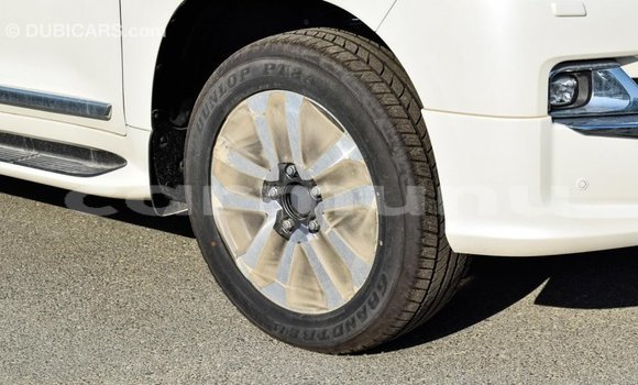 Acheter Import Voiture Toyota Land Cruiser Blanc à Import - Dubai, Région de la Bouenza Acheter Import Voiture Toyota Land Cruiser Blanc à Import - Dubai, Région de la Bouenza