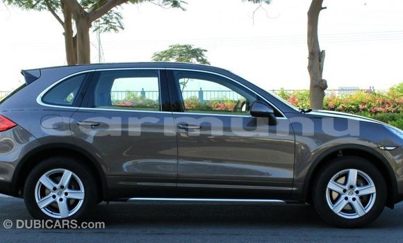 Acheter Import Voiture Porsche Cayenne Marron à Import - Dubai, Région de la Bouenza Acheter Import Voiture Porsche Cayenne Marron à Import - Dubai, Région de la Bouenza