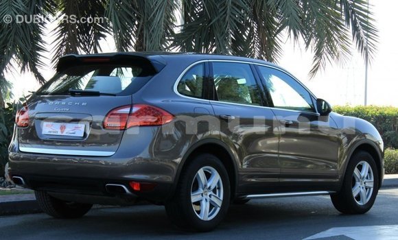 Acheter Import Voiture Porsche Cayenne Marron à Import - Dubai, Région de la Bouenza Acheter Import Voiture Porsche Cayenne Marron à Import - Dubai, Région de la Bouenza