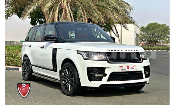 Acheter Import Voiture Land Rover Range Rover Blanc à Import - Dubai, Région de la Bouenza Acheter Import Voiture Land Rover Range Rover Blanc à Import - Dubai, Région de la Bouenza