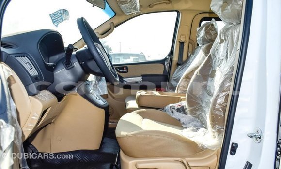 Acheter Import Utilitaire Hyundai Chorus Blanc à Import - Dubai, Région de la Bouenza Acheter Import Utilitaire Hyundai Chorus Blanc à Import - Dubai, Région de la Bouenza