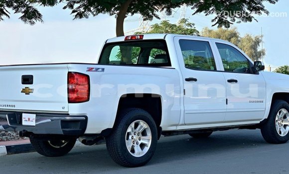 Acheter Import Voiture Chevrolet Silverado Blanc à Import - Dubai, Région de la Bouenza Acheter Import Voiture Chevrolet Silverado Blanc à Import - Dubai, Région de la Bouenza