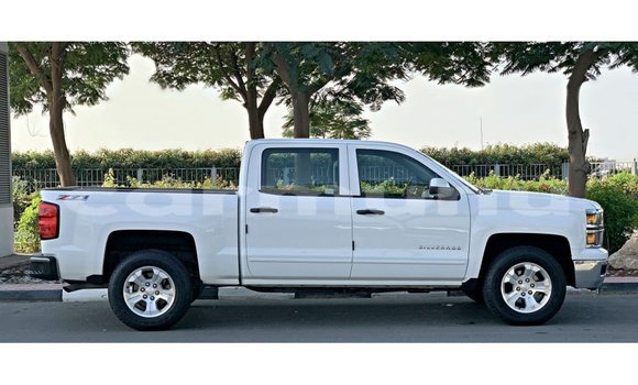 Acheter Import Voiture Chevrolet Silverado Blanc à Import - Dubai, Région de la Bouenza Acheter Import Voiture Chevrolet Silverado Blanc à Import - Dubai, Région de la Bouenza