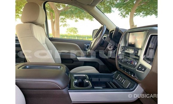 Acheter Import Voiture Chevrolet Silverado Blanc à Import - Dubai, Région de la Bouenza Acheter Import Voiture Chevrolet Silverado Blanc à Import - Dubai, Région de la Bouenza