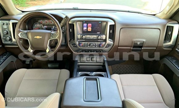 Acheter Import Voiture Chevrolet Silverado Blanc à Import - Dubai, Région de la Bouenza Acheter Import Voiture Chevrolet Silverado Blanc à Import - Dubai, Région de la Bouenza