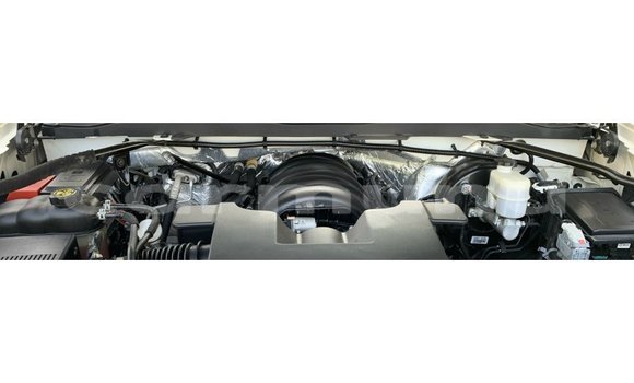 Acheter Import Voiture Chevrolet Silverado Blanc à Import - Dubai, Région de la Bouenza Acheter Import Voiture Chevrolet Silverado Blanc à Import - Dubai, Région de la Bouenza