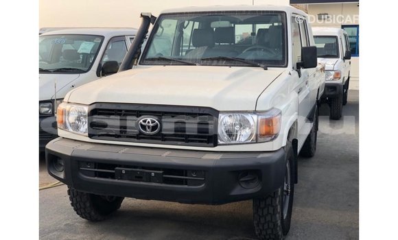 Buy Import Toyota Land Cruiser White Car in Import - Dubai in Region of Bouenza Buy Import Toyota Land Cruiser White Car in Import - Dubai in Region of Bouenza