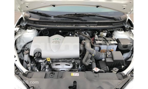 Acheter Import Utilitaire Toyota DA Blanc à Import - Dubai, Région de la Bouenza Acheter Import Utilitaire Toyota DA Blanc à Import - Dubai, Région de la Bouenza