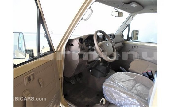 Acheter Import Voiture Toyota Land Cruiser Beige à Import - Dubai, Région de la Bouenza Acheter Import Voiture Toyota Land Cruiser Beige à Import - Dubai, Région de la Bouenza