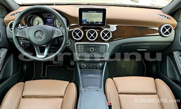 Acheter Import Voiture Mercedes-Benz 250 Noir à Import - Dubai, Région de la Bouenza Acheter Import Voiture Mercedes-Benz 250 Noir à Import - Dubai, Région de la Bouenza