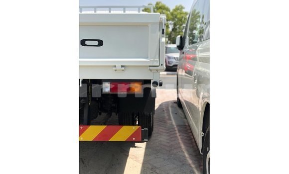 Acheter Import Voiture Mitsubishi Carisma Blanc à Import - Dubai, Région de la Bouenza Acheter Import Voiture Mitsubishi Carisma Blanc à Import - Dubai, Région de la Bouenza