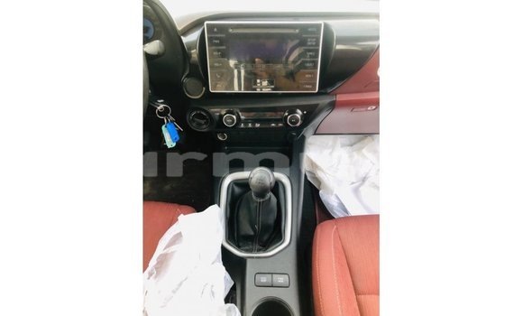 Buy Import Toyota Hilux White Car in Import - Dubai in Region of Bouenza Buy Import Toyota Hilux White Car in Import - Dubai in Region of Bouenza