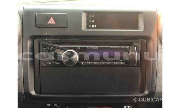 Acheter Import Voiture Toyota Land Cruiser Blanc à Import - Dubai, Région de la Bouenza Acheter Import Voiture Toyota Land Cruiser Blanc à Import - Dubai, Région de la Bouenza