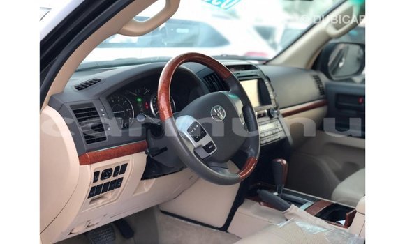 Buy Import Toyota Land Cruiser Black Car in Import - Dubai in Region of Bouenza Buy Import Toyota Land Cruiser Black Car in Import - Dubai in Region of Bouenza