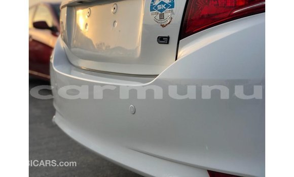 Acheter Import Voiture Toyota Yaris Blanc à Import - Dubai, Région de la Bouenza Acheter Import Voiture Toyota Yaris Blanc à Import - Dubai, Région de la Bouenza