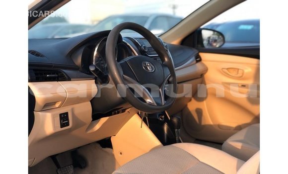 Acheter Import Voiture Toyota Yaris Blanc à Import - Dubai, Région de la Bouenza Acheter Import Voiture Toyota Yaris Blanc à Import - Dubai, Région de la Bouenza