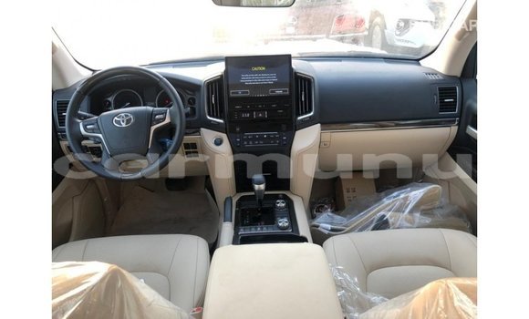 Buy Import Toyota Land Cruiser Black Car in Import - Dubai in Region of Bouenza Buy Import Toyota Land Cruiser Black Car in Import - Dubai in Region of Bouenza