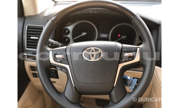 Buy Import Toyota Land Cruiser Black Car in Import - Dubai in Region of Bouenza Buy Import Toyota Land Cruiser Black Car in Import - Dubai in Region of Bouenza