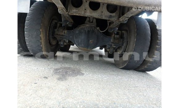 Acheter Import Voiture Nissan 350Z Bleu à Import - Dubai, Région de la Bouenza Acheter Import Voiture Nissan 350Z Bleu à Import - Dubai, Région de la Bouenza