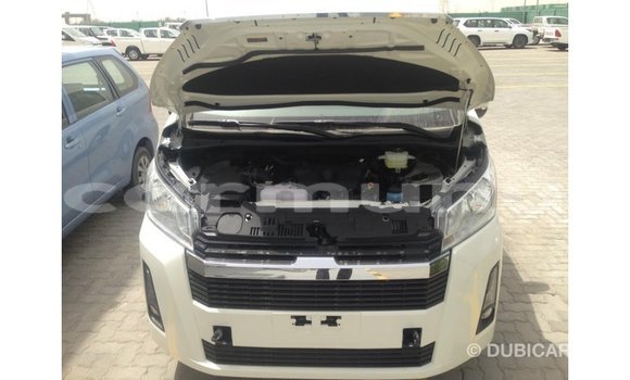Acheter Import Voiture Toyota Hiace Blanc à Import - Dubai, Région de la Bouenza Acheter Import Voiture Toyota Hiace Blanc à Import - Dubai, Région de la Bouenza