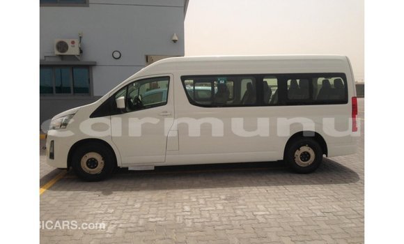 Acheter Import Voiture Toyota Hiace Blanc à Import - Dubai, Région de la Bouenza Acheter Import Voiture Toyota Hiace Blanc à Import - Dubai, Région de la Bouenza