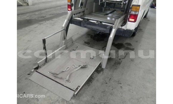 Acheter Import Voiture Nissan Caravan Blanc à Import - Dubai, Région de la Bouenza Acheter Import Voiture Nissan Caravan Blanc à Import - Dubai, Région de la Bouenza