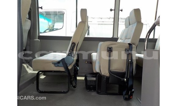 Acheter Import Voiture Toyota Coaster Blanc à Import - Dubai, Région de la Bouenza Acheter Import Voiture Toyota Coaster Blanc à Import - Dubai, Région de la Bouenza