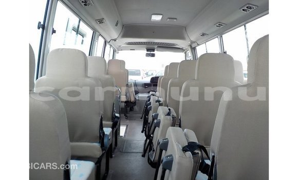Acheter Import Voiture Toyota Coaster Blanc à Import - Dubai, Région de la Bouenza Acheter Import Voiture Toyota Coaster Blanc à Import - Dubai, Région de la Bouenza