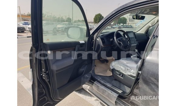 Acheter Import Voiture Toyota Land Cruiser Noir à Import - Dubai, Région de la Bouenza Acheter Import Voiture Toyota Land Cruiser Noir à Import - Dubai, Région de la Bouenza