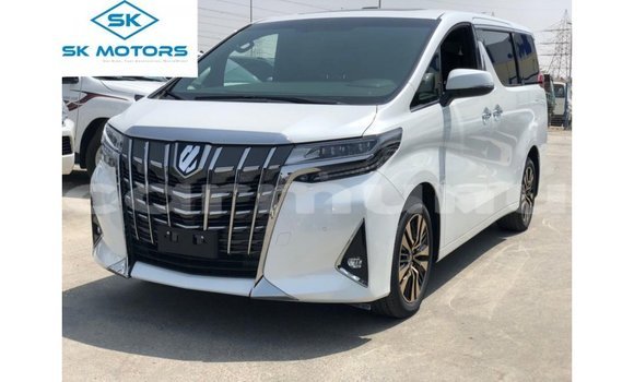 Acheter Import Voiture Toyota Alphard Blanc à Import - Dubai, Région de la Bouenza