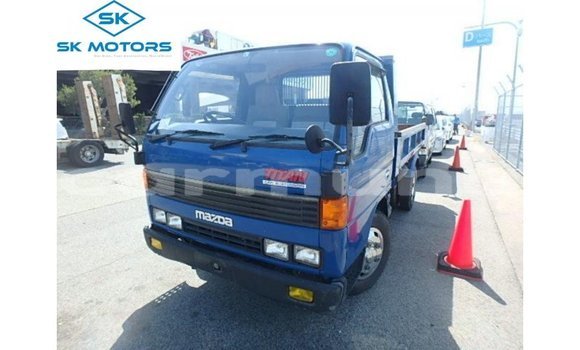 Acheter Import Voiture Mazda 2 Bleu à Import - Dubai, Région de la Bouenza