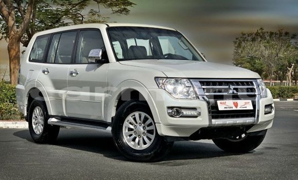 Buy Import Mitsubishi Pajero White Car in Import - Dubai in Region of Bouenza