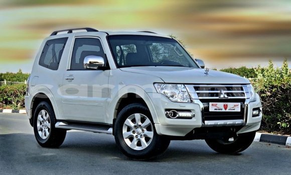 Acheter Import Voiture Mitsubishi Pajero Blanc à Import - Dubai, Région de la Bouenza Acheter Import Voiture Mitsubishi Pajero Blanc à Import - Dubai, Région de la Bouenza