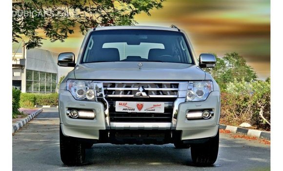 Acheter Import Voiture Mitsubishi Pajero Blanc à Import - Dubai, Région de la Bouenza Acheter Import Voiture Mitsubishi Pajero Blanc à Import - Dubai, Région de la Bouenza