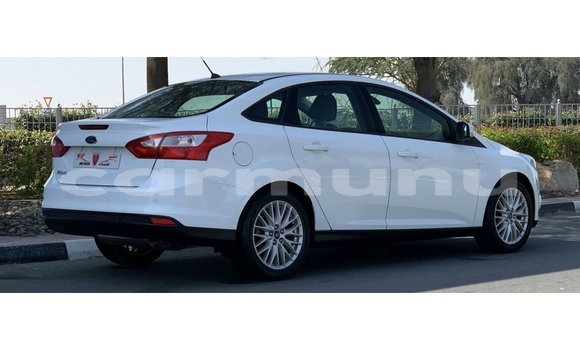 Acheter Import Voiture Ford Focus Blanc à Import - Dubai, Région de la Bouenza Acheter Import Voiture Ford Focus Blanc à Import - Dubai, Région de la Bouenza