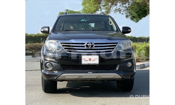 Acheter Import Voiture Toyota Fortuner Noir à Import - Dubai, Région de la Bouenza Acheter Import Voiture Toyota Fortuner Noir à Import - Dubai, Région de la Bouenza