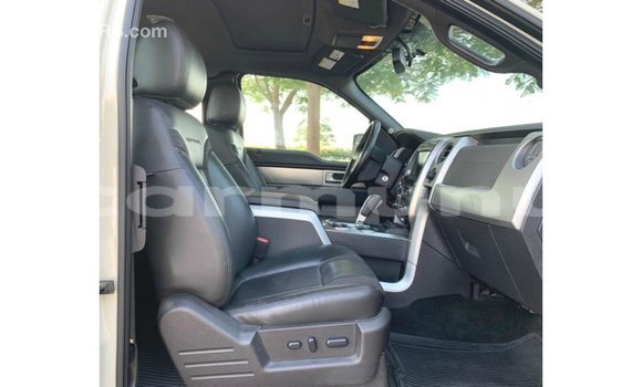 Acheter Import Voiture Ford Club Wagon Beige à Import - Dubai, Région de la Bouenza Acheter Import Voiture Ford Club Wagon Beige à Import - Dubai, Région de la Bouenza