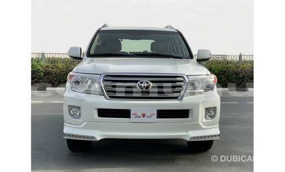 Acheter Import Voiture Toyota Land Cruiser Blanc à Import - Dubai, Région de la Bouenza Acheter Import Voiture Toyota Land Cruiser Blanc à Import - Dubai, Région de la Bouenza