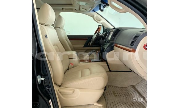 Buy Import Toyota Land Cruiser Black Car in Import - Dubai in Region of Bouenza Buy Import Toyota Land Cruiser Black Car in Import - Dubai in Region of Bouenza