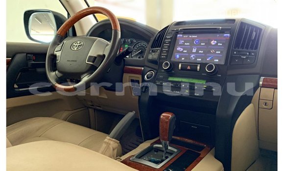 Buy Import Toyota Land Cruiser Black Car in Import - Dubai in Region of Bouenza Buy Import Toyota Land Cruiser Black Car in Import - Dubai in Region of Bouenza