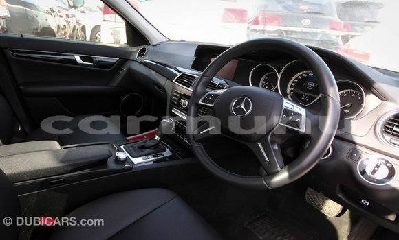 Buy Import Mercedes-Benz 200 White Car in Import - Dubai in Region of Bouenza Buy Import Mercedes-Benz 200 White Car in Import - Dubai in Region of Bouenza